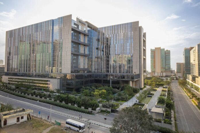 Amazon Cuts Thousands of Jobs (2)