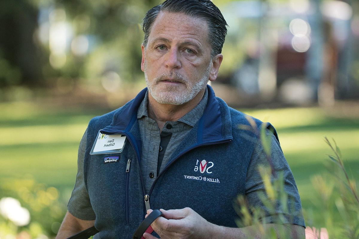 Cavaliers Owner Dan Gilbert Explores Sale of Minority Stake in NBA Franchise (1)