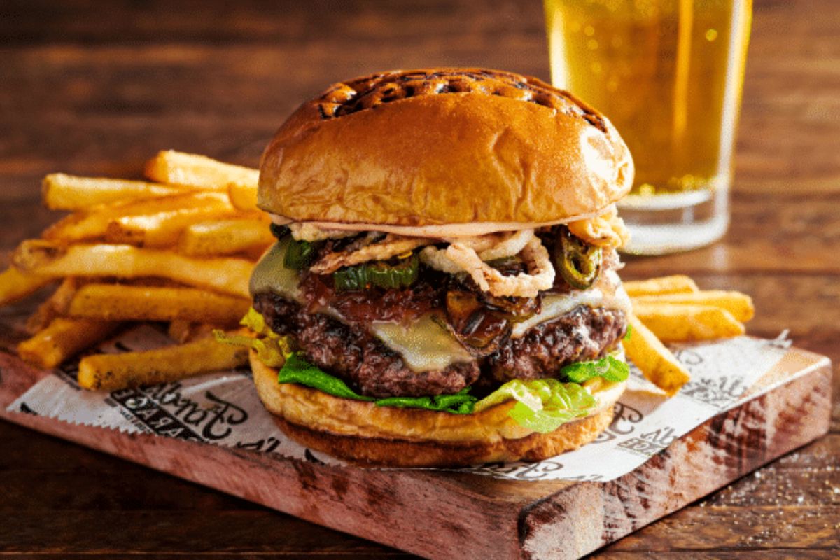 Ford’s Garage Opens New Franchise Restaurant (1)