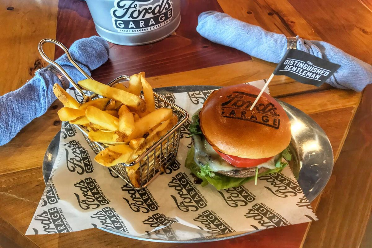 Ford’s Garage Opens New Franchise Restaurant (2)