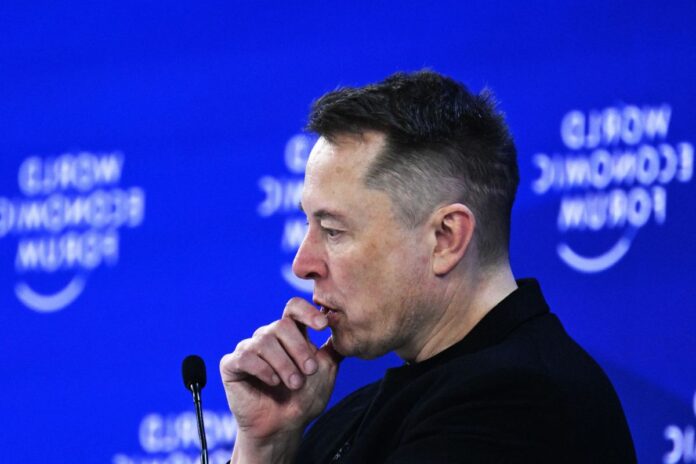 Musk Says SpaceX Is Shifting Focus to Building a City on the Moon