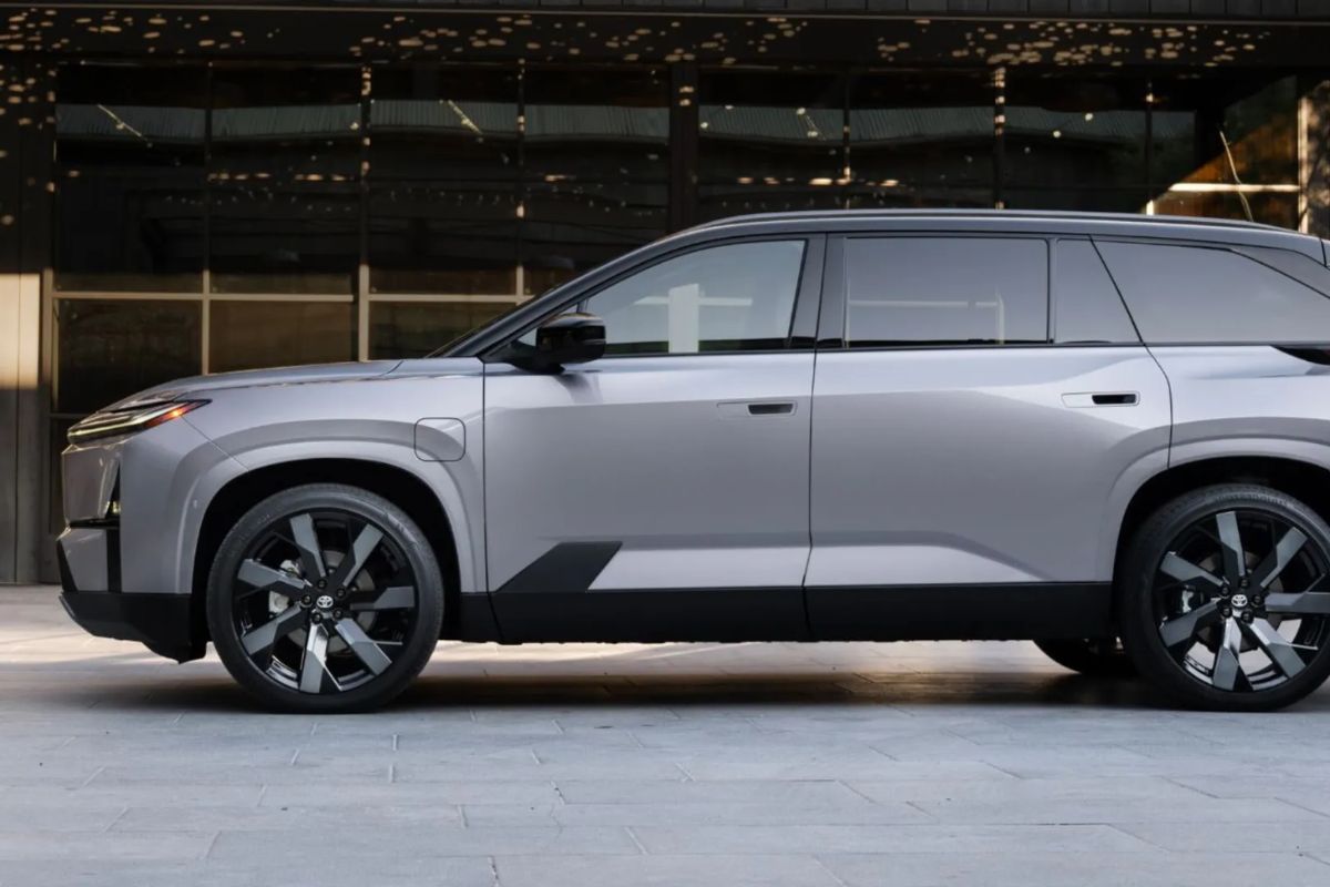 Toyota to Launch All-Electric Highlander SUV in U.S. in 2026 (2)